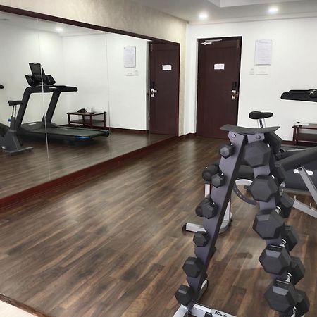 蒙纳 Issacs Residency酒店 外观 照片