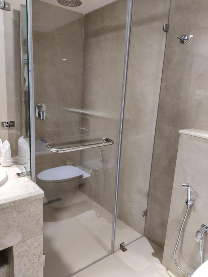 蒙纳 Issacs Residency酒店 外观 照片