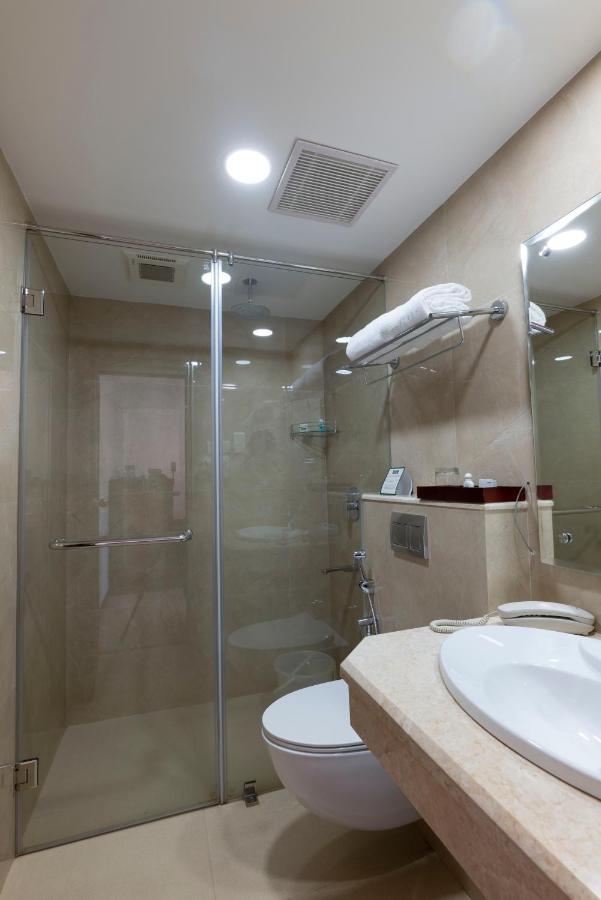蒙纳 Issacs Residency酒店 外观 照片