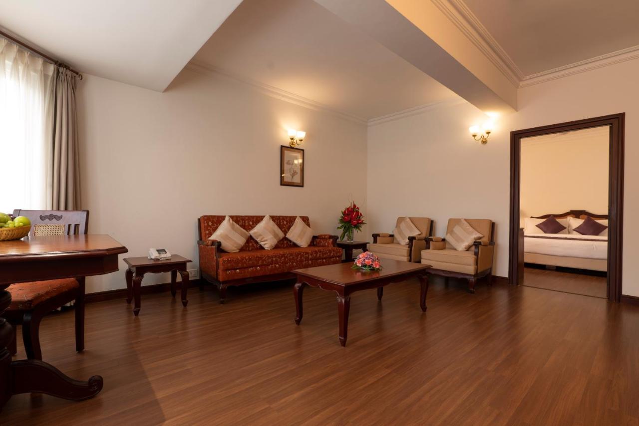 蒙纳 Issacs Residency酒店 外观 照片
