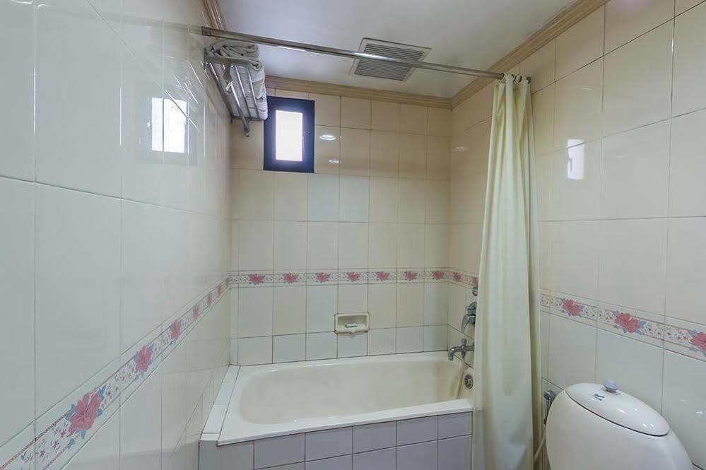 蒙纳 Issacs Residency酒店 外观 照片